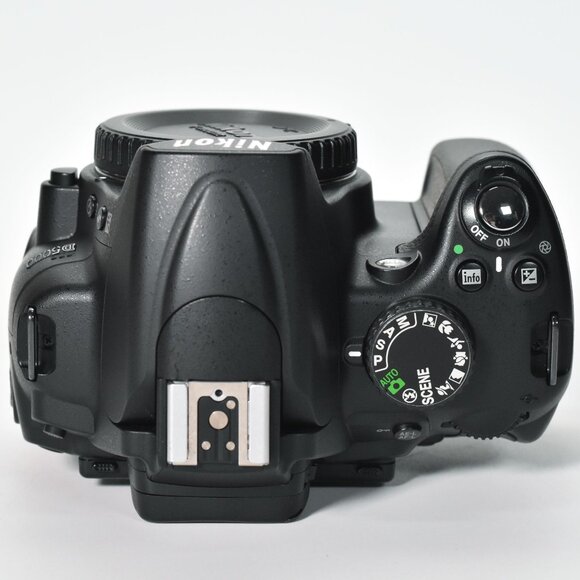 Nikon D5000 Digital SLR Camera 12.3MP 18-55mm Lens HD Video 6246 Clicks 32GB SD - Picture 9 of 16